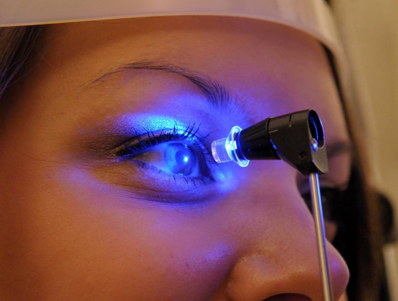 Как часто можно делать лазерную. Ультрафиолетовое излучение в медицине. Ультрафиолетовое излучение на глаза.