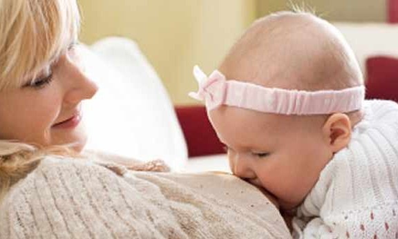 Грудное молоко лечит от заикания