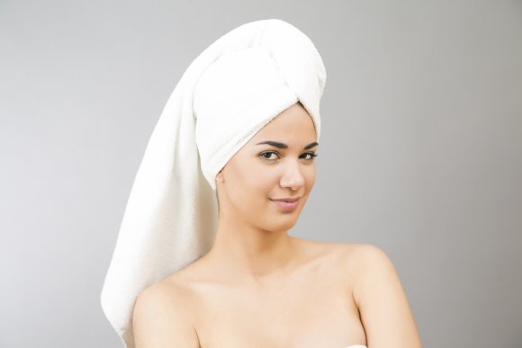 Уход за сухими, жирными и секущимися волосами: особенности выбора средств