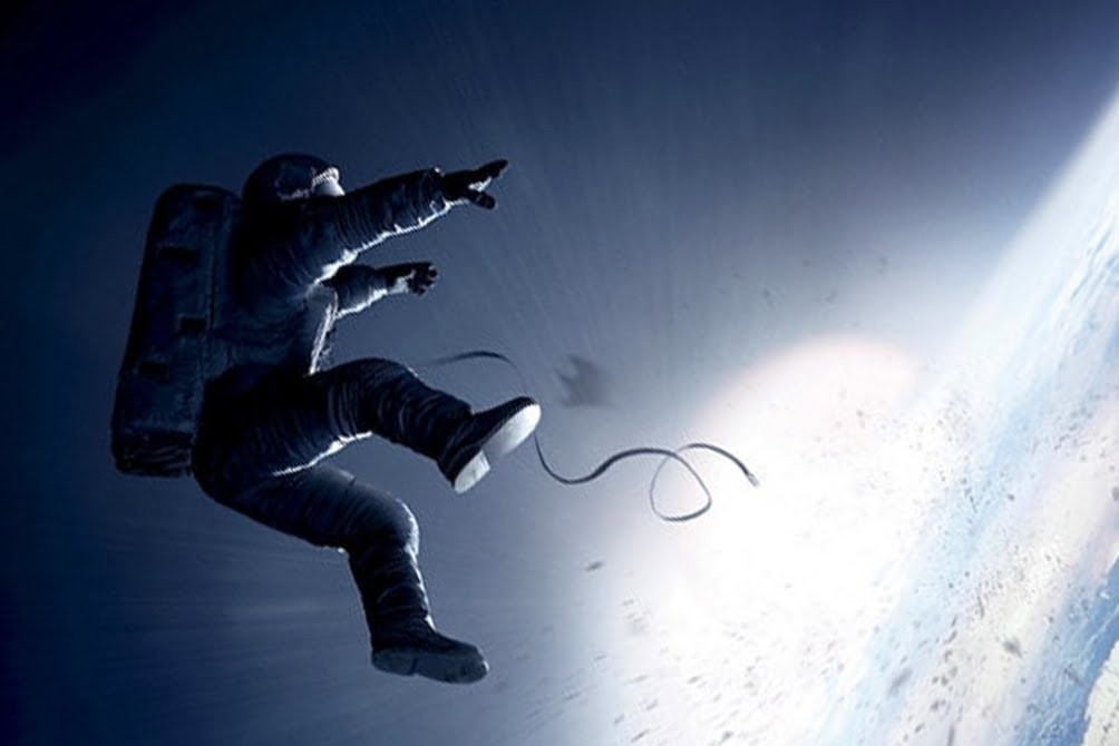 Стесняюсь спросить: что с человеком происходит в космосе?