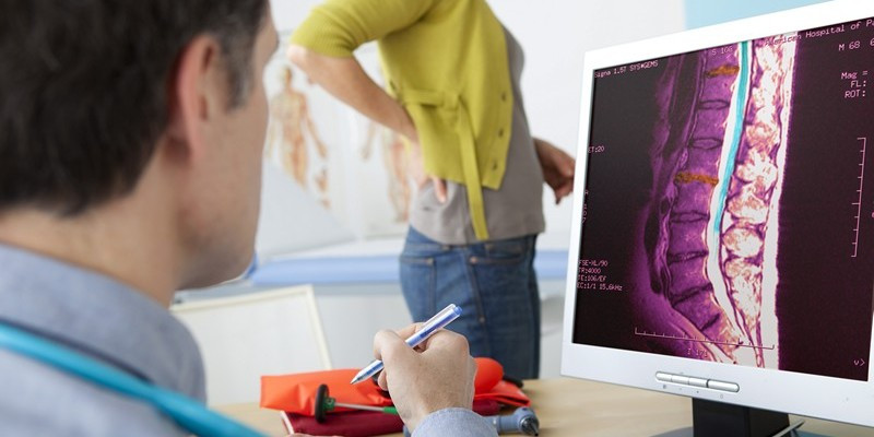 Протрузия шейного отдела: симптомы, лечение и прогноз